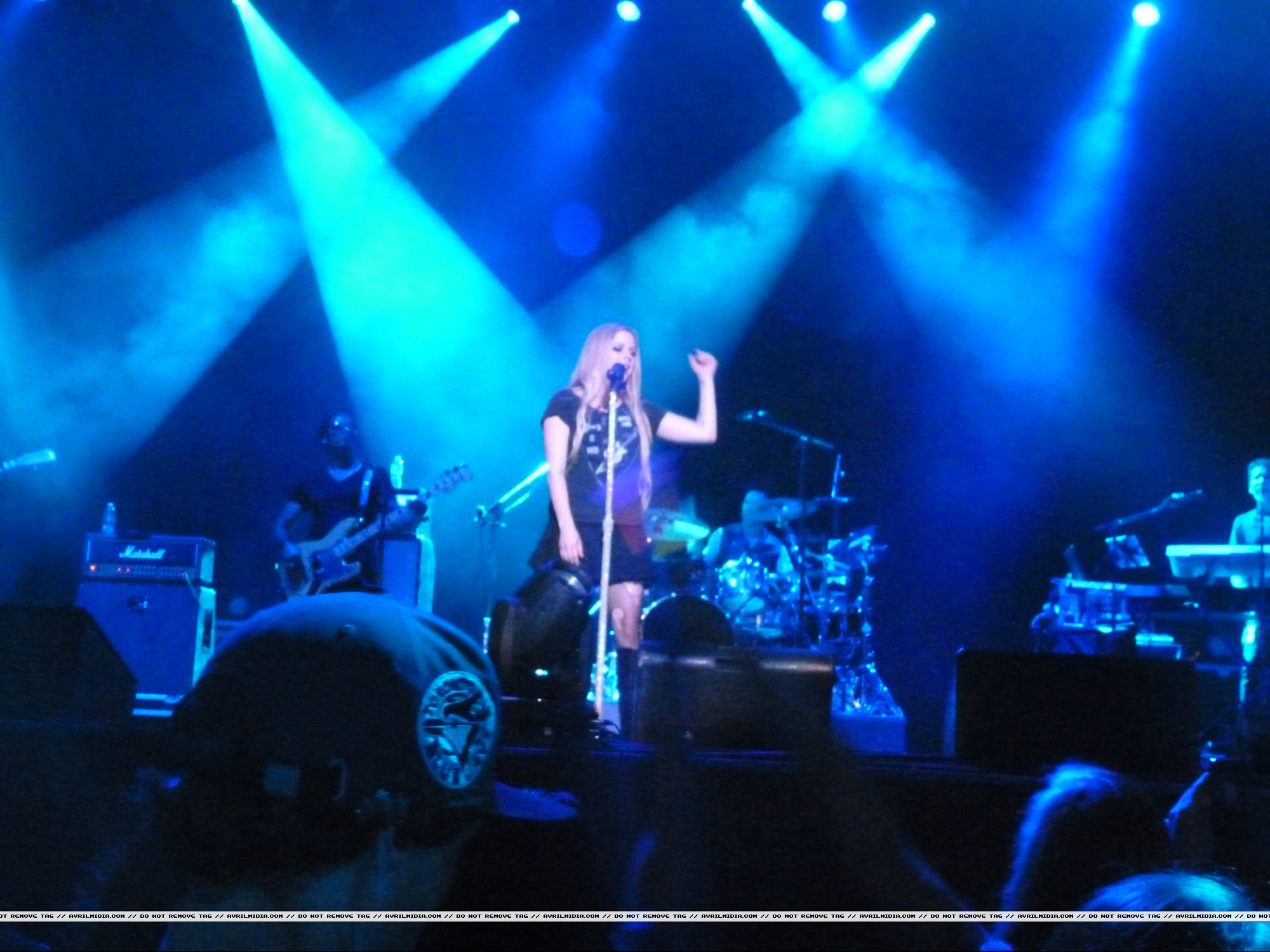 Palavras-chave: WhaBam Avril Lavigne Perfomance RockNRoll Live Toronto