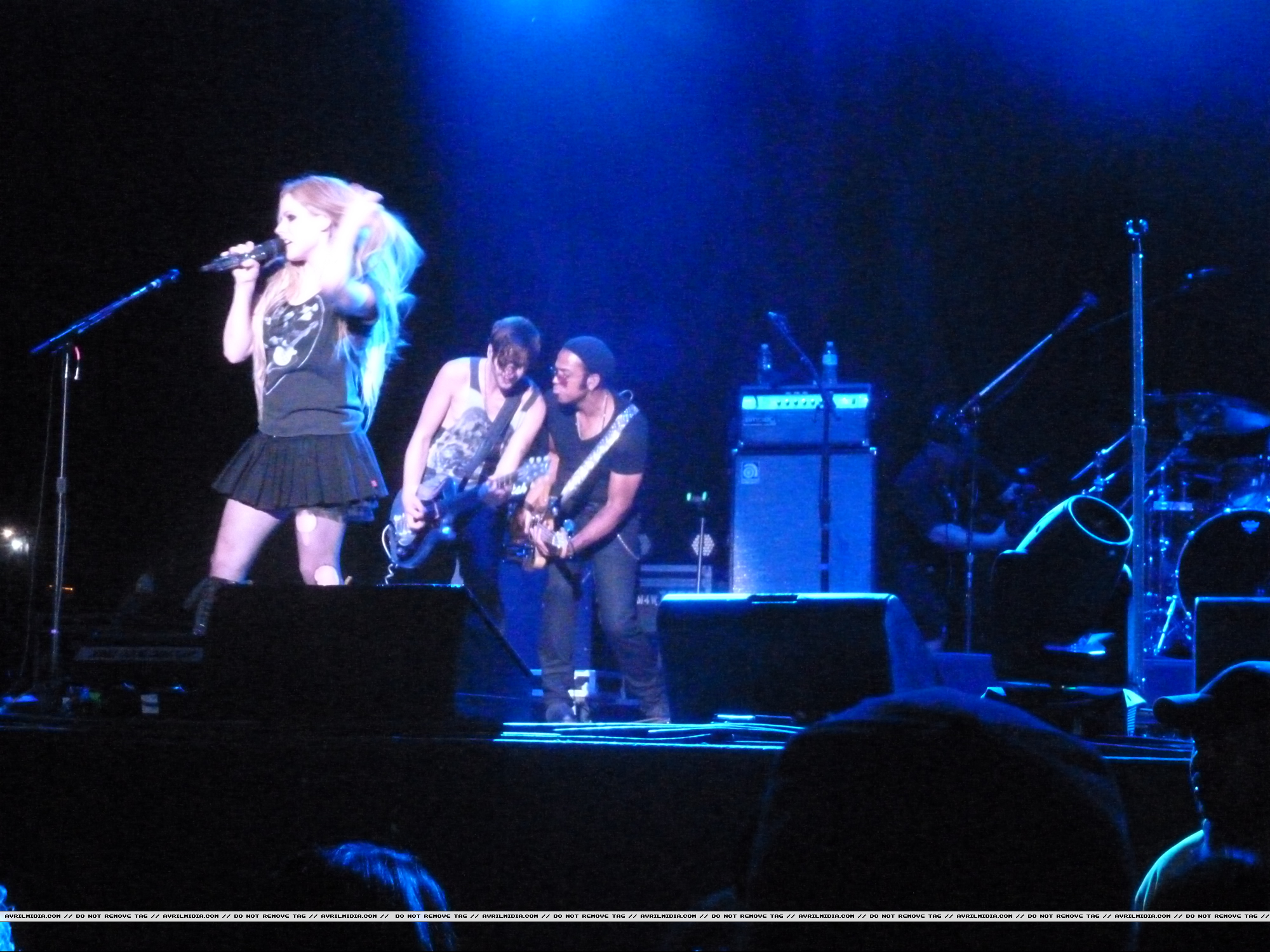 Palavras-chave: WhaBam Avril Lavigne Perfomance RockNRoll Live Toronto