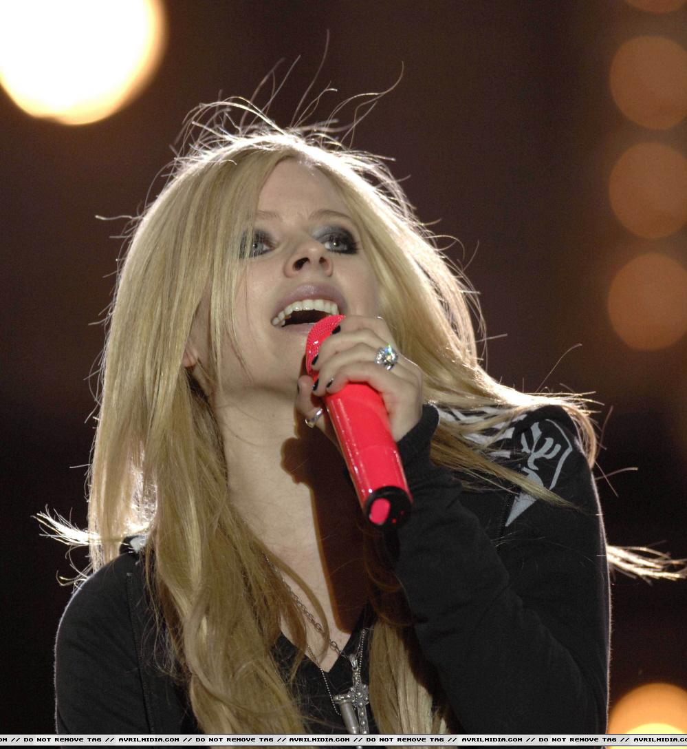 55249_Avril_Lavigne_5_122_406lo.jpg