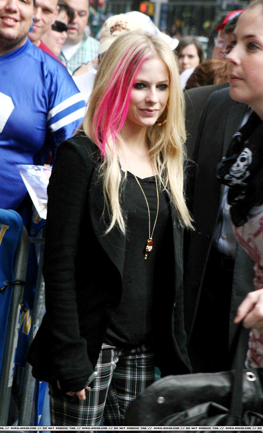 AvrilLavigneatTheLateShow02.JPG