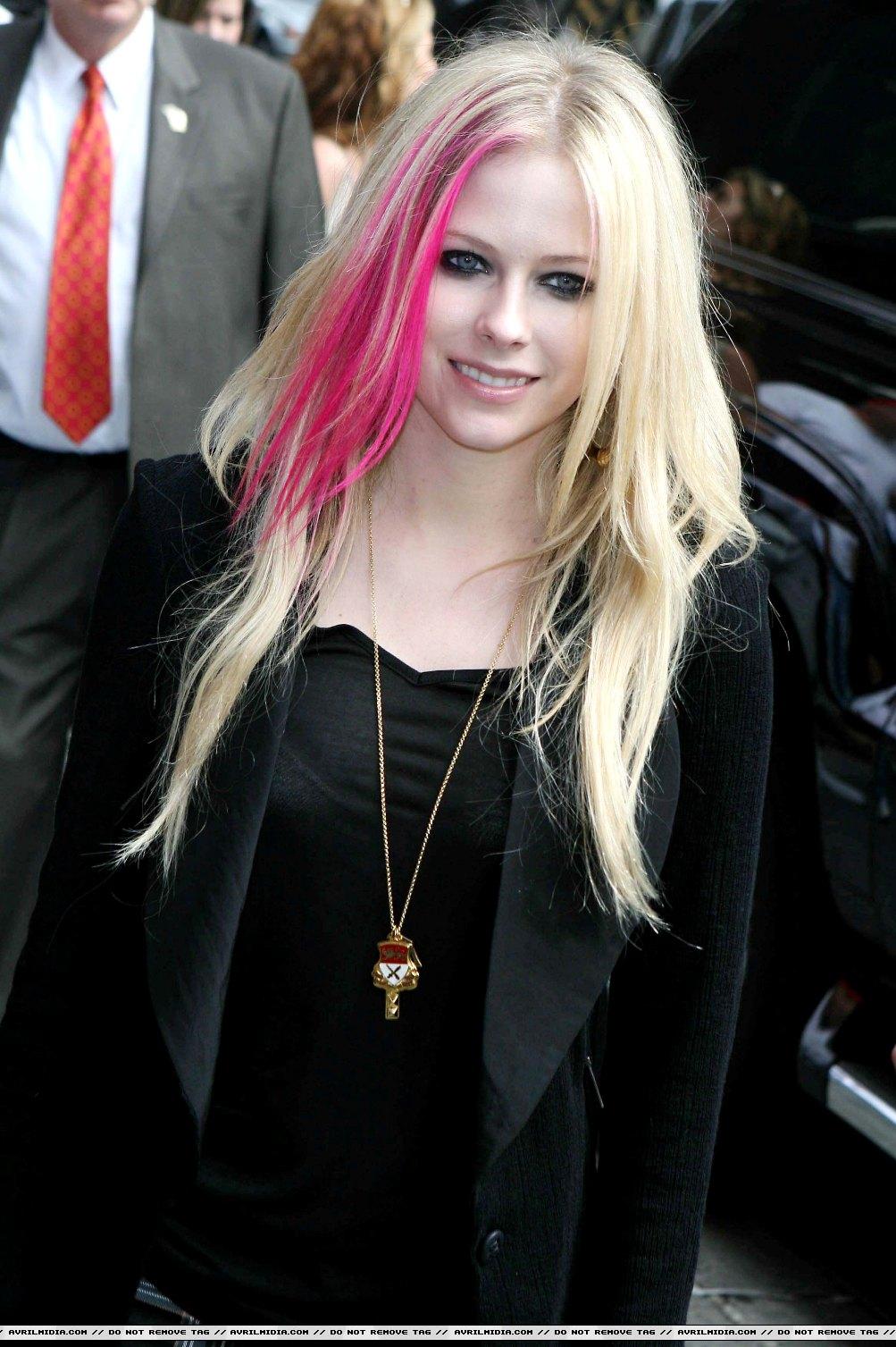 AvrilLavigneatTheLateShow04.JPG