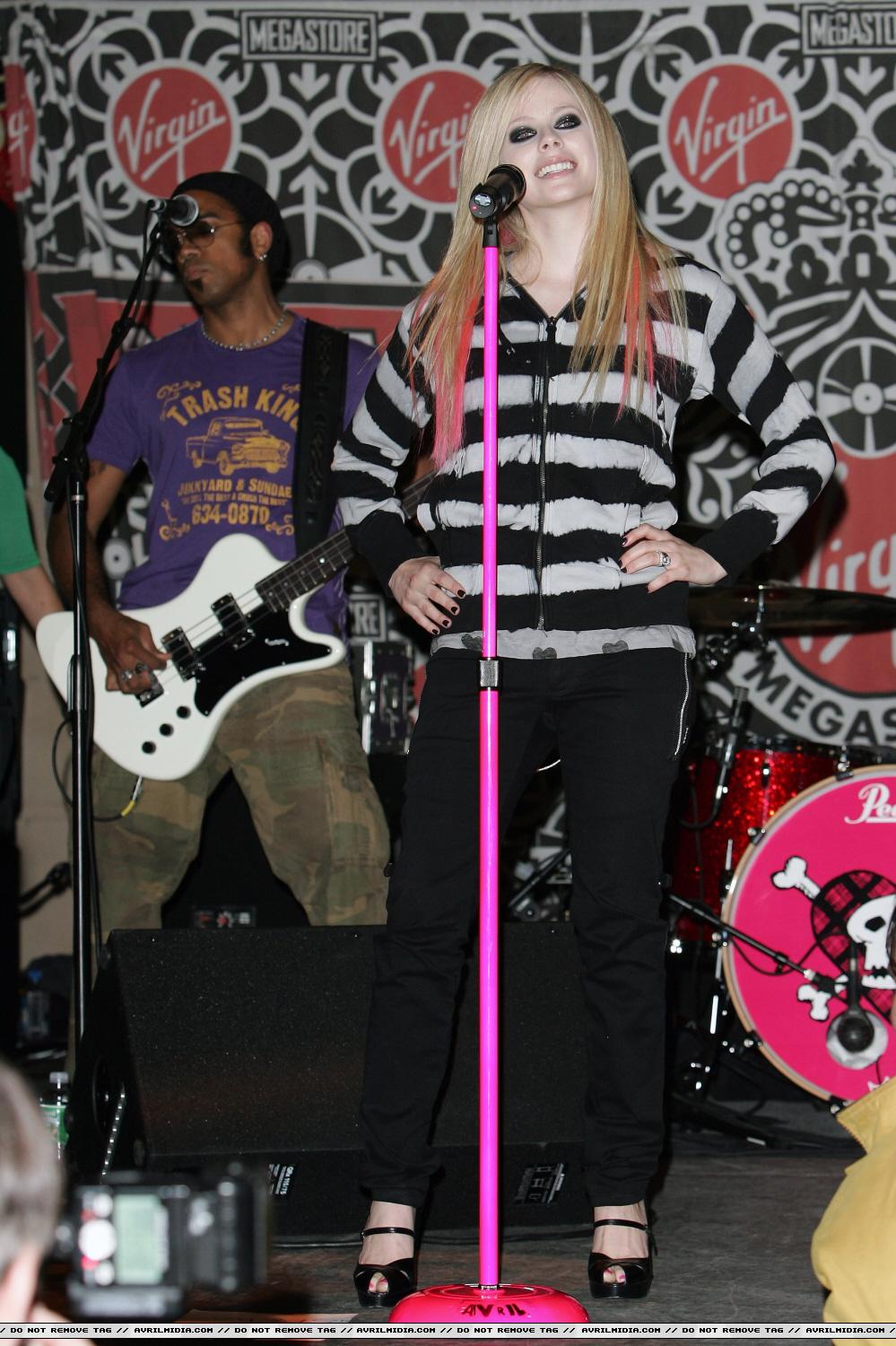 Avril_Lavigne_080_001.jpg