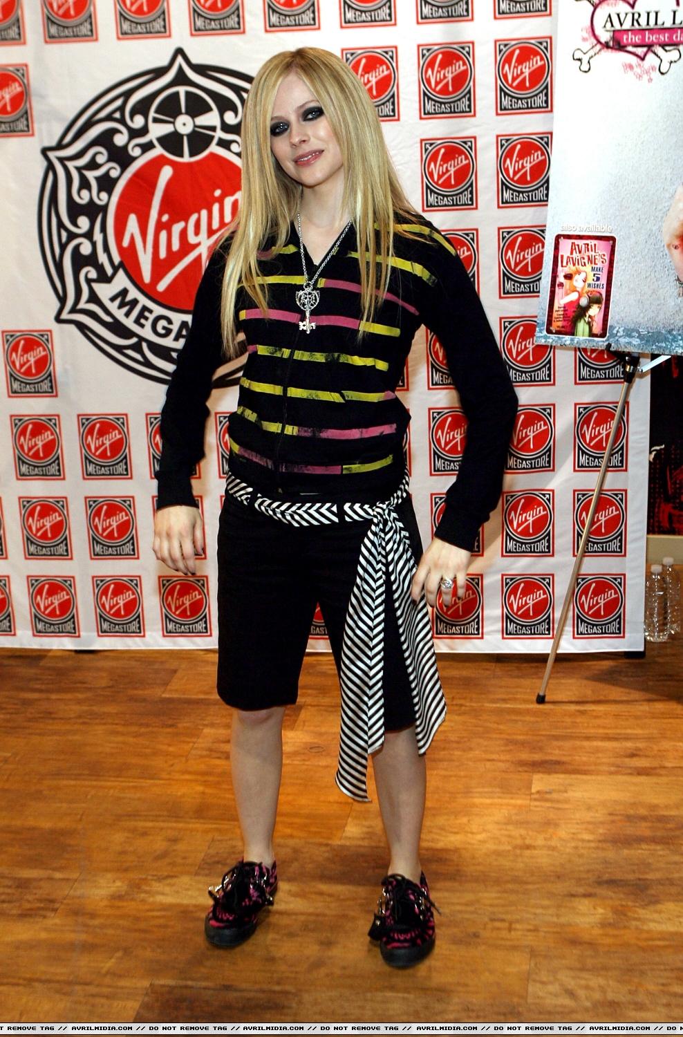 Avril_Lavigne_081_002.jpg