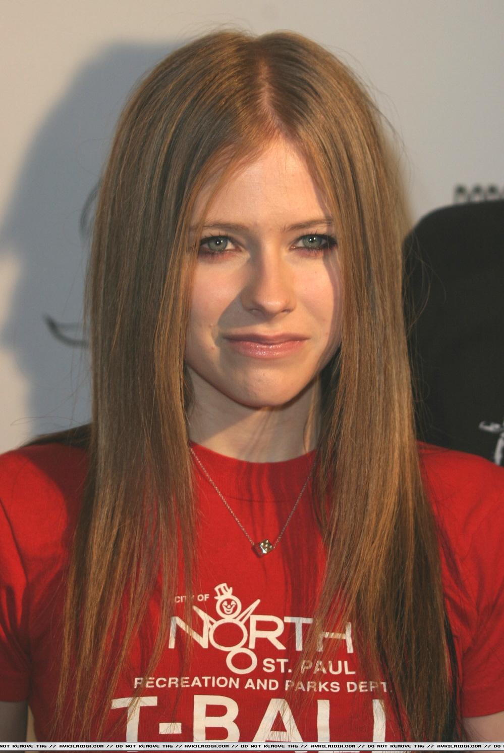 Avril_Lavigne_2~0.jpg