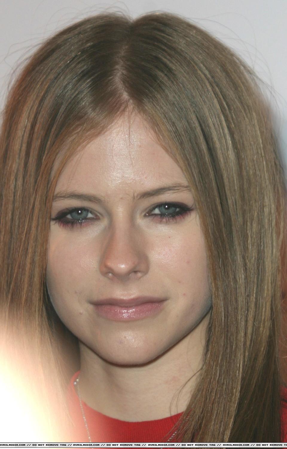 Avril_Lavigne_5~0.jpg