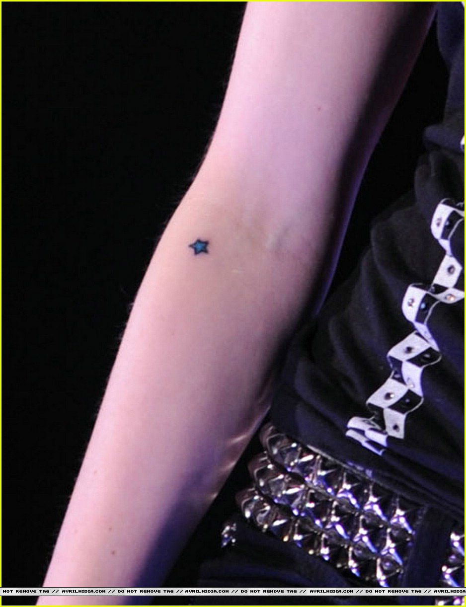 avril-lavigne-tattoo-10_copy.jpg