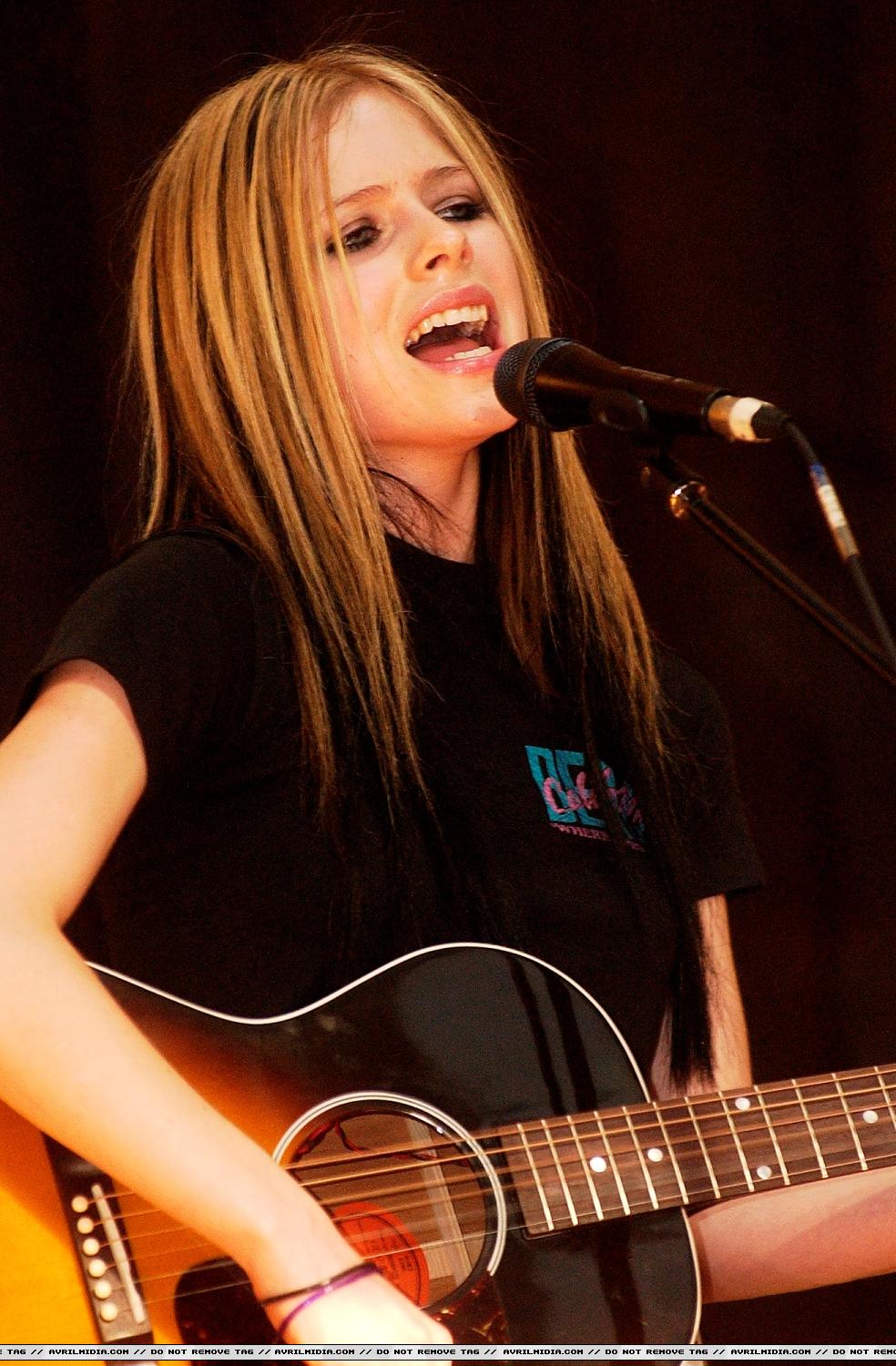 avrillavigne05.jpg