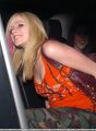 AvrilLavigneenjoysanightoutwithfriends01.jpg