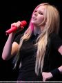 celeb-city_eu_Avril_Lavigne_Opern-Air-Festival_FaM_07-11-2007_001.jpg