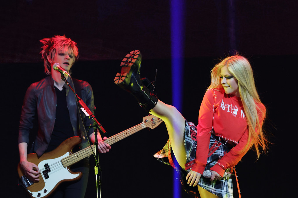 Avril_Lavigne_2022_iHeartRadio_ALTer_EGO_Presented_IH6q-UD6Vxfx.jpg