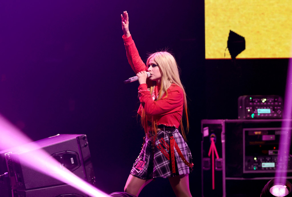 Avril_Lavigne_2022_iHeartRadio_ALTer_EGO_Presented_wbieuaMCvA7x.jpg