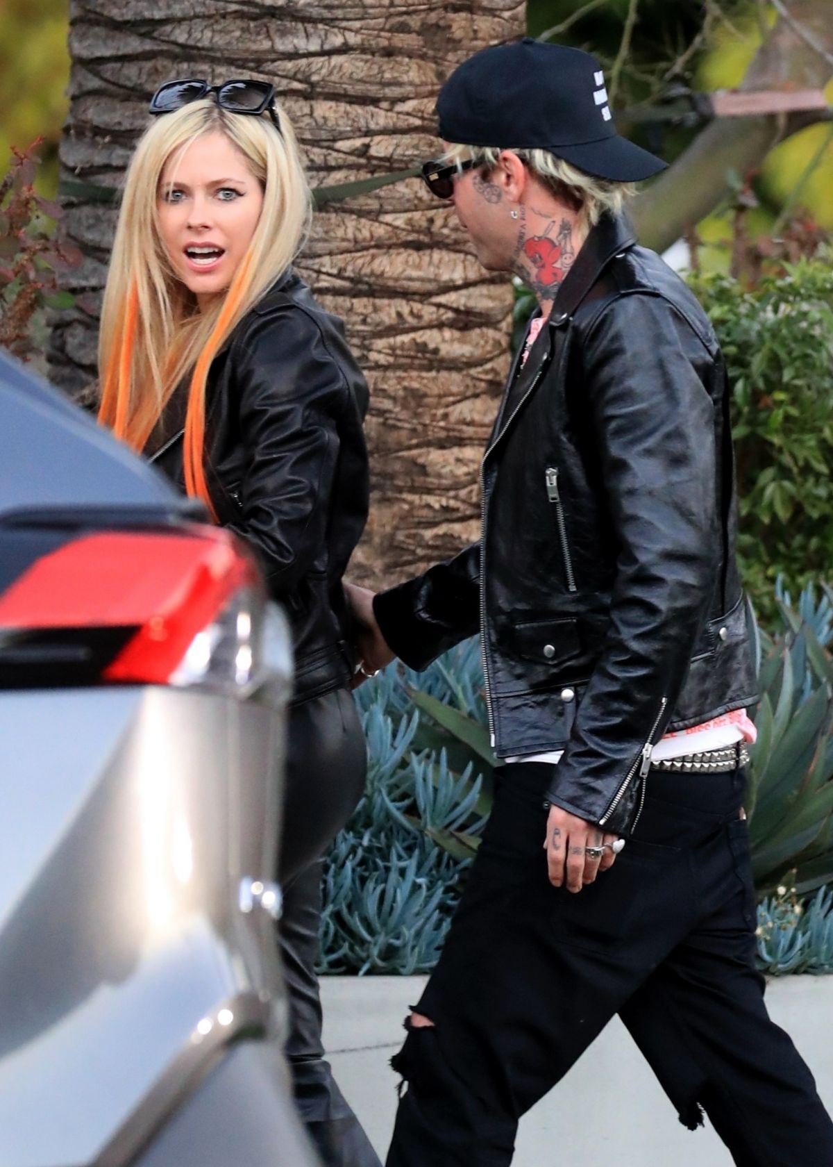 Avril_Lavigne_Out_in_West_Hollywood_01-20-2022__10_.jpg