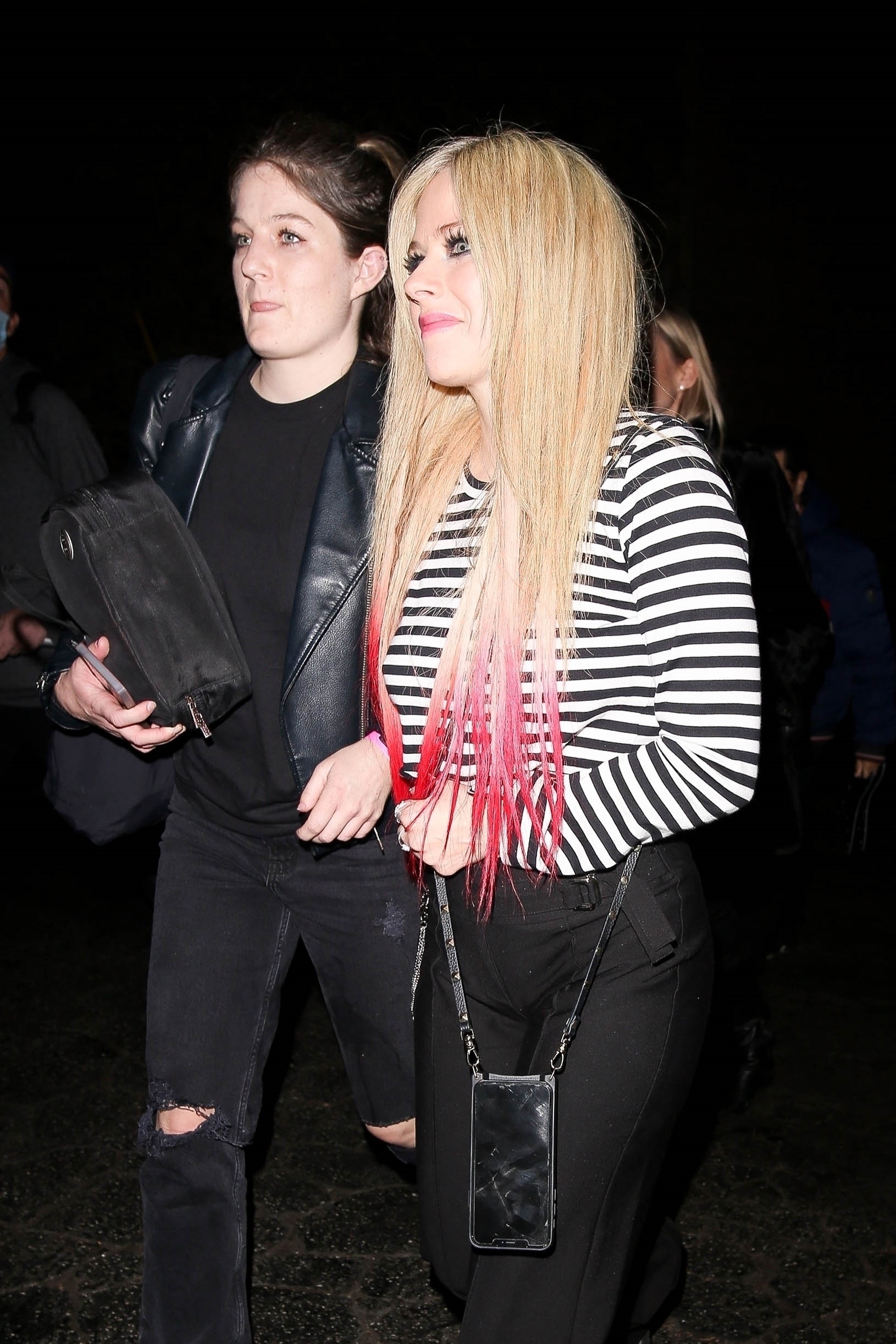 avril_lavigne_-_in_hollywood_20211205__4_.jpg