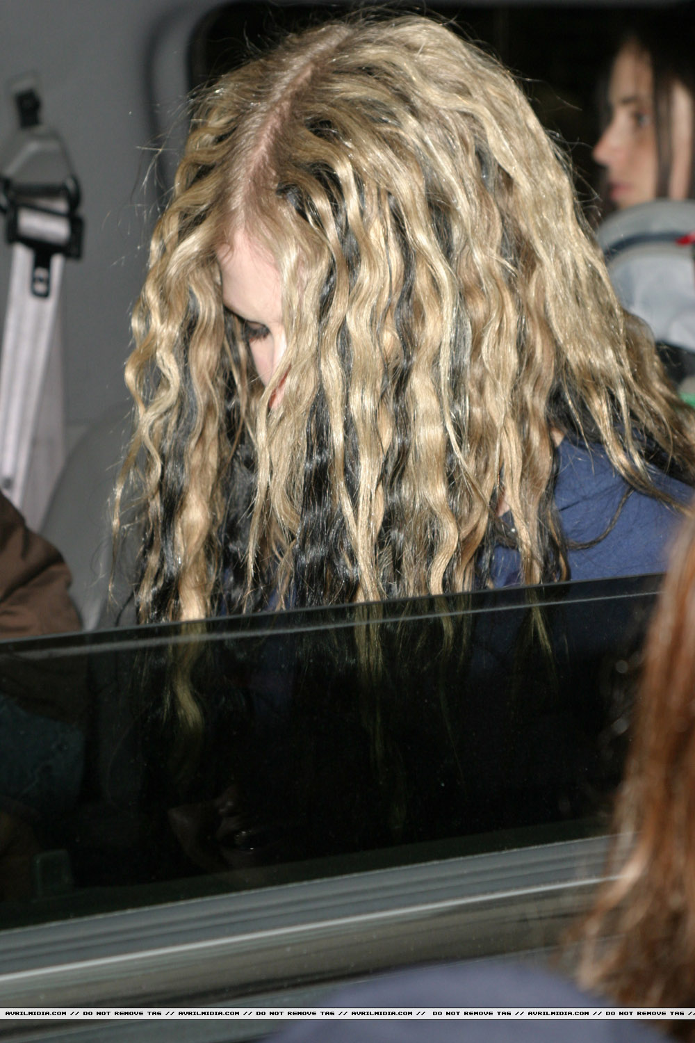 avrilpaparazzi3.jpg