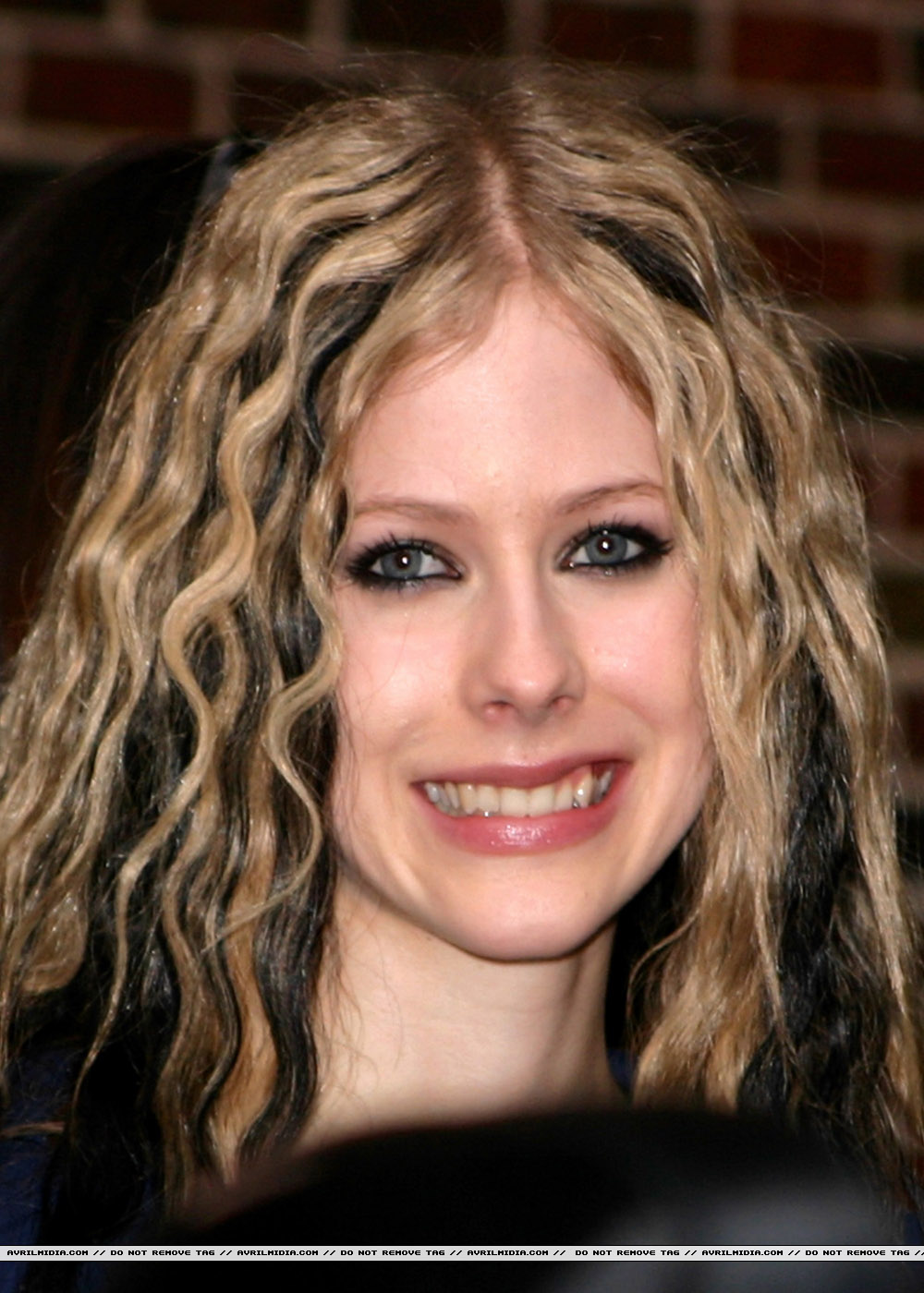 avrilpaparazzi7.jpg