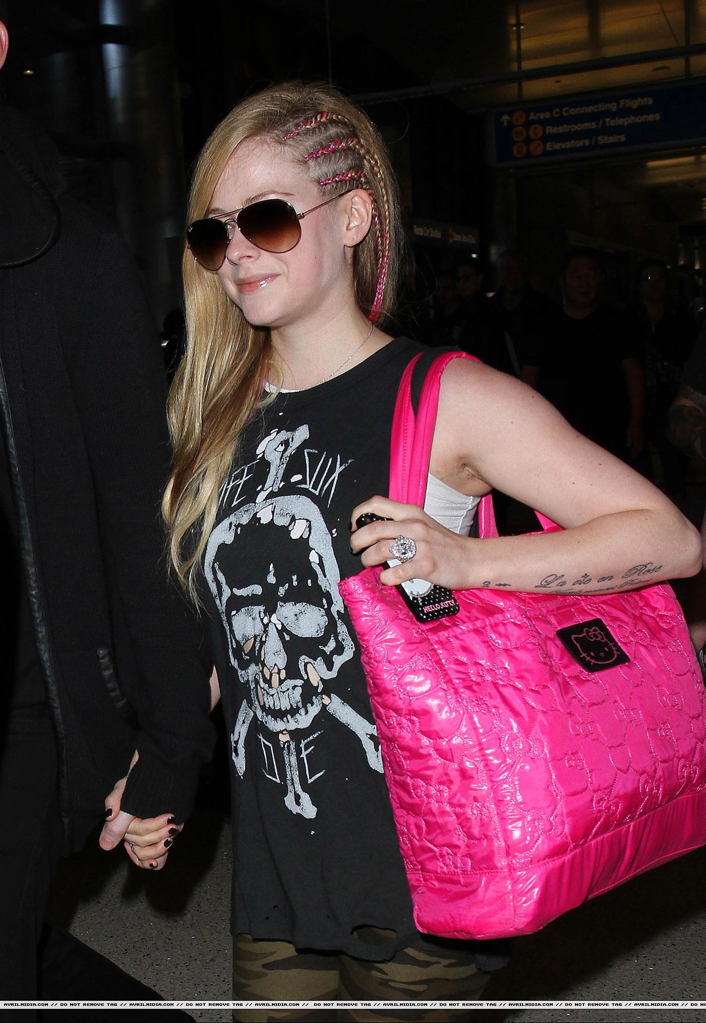 chavril_lax_out13_05.jpg