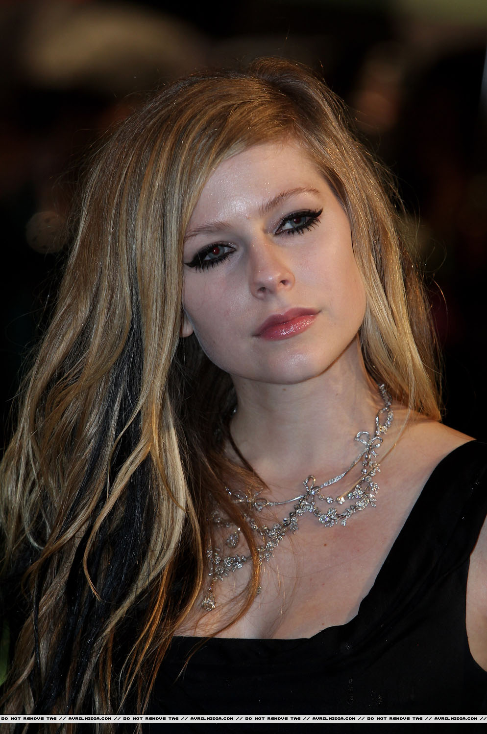 avril-1_copy.jpg