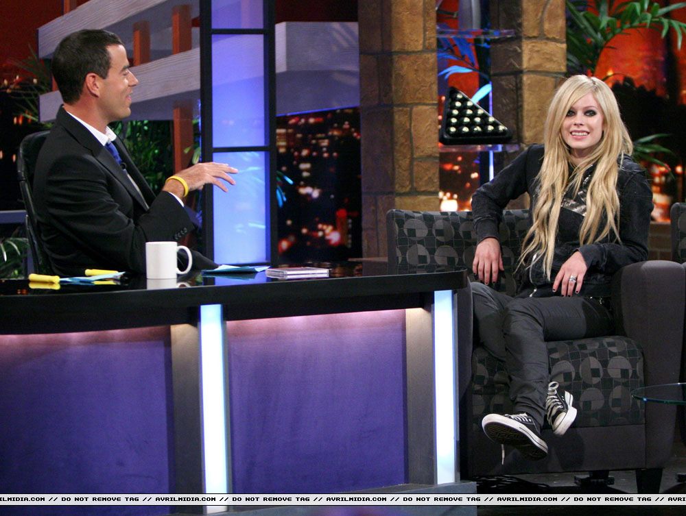 avrillavigne-2007carsondalyshow15jun-16tc_copy.jpg