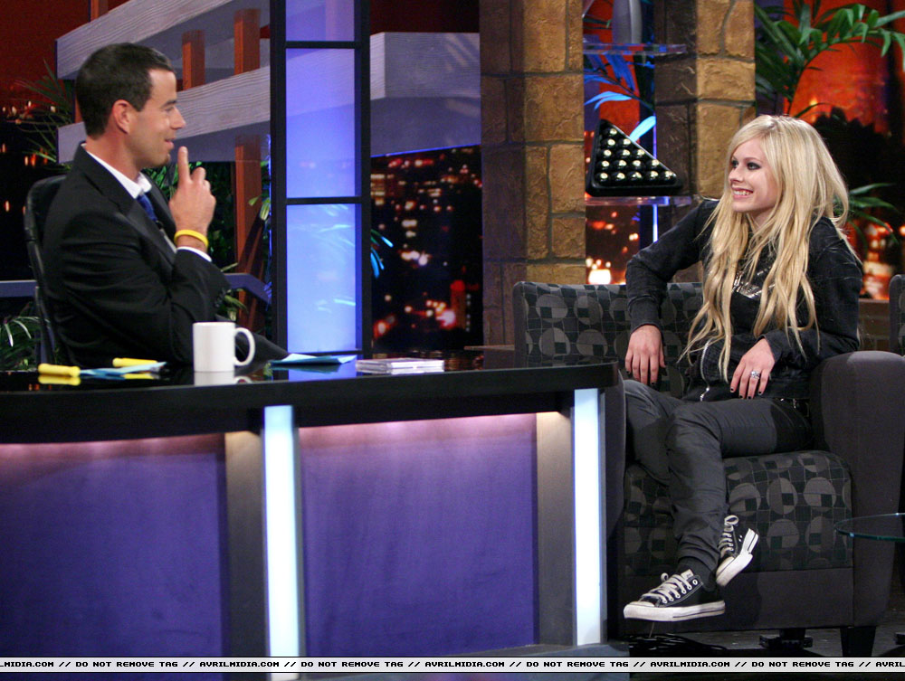 avrillavigne-2007carsondalyshow15jun-17tc_copy.jpg