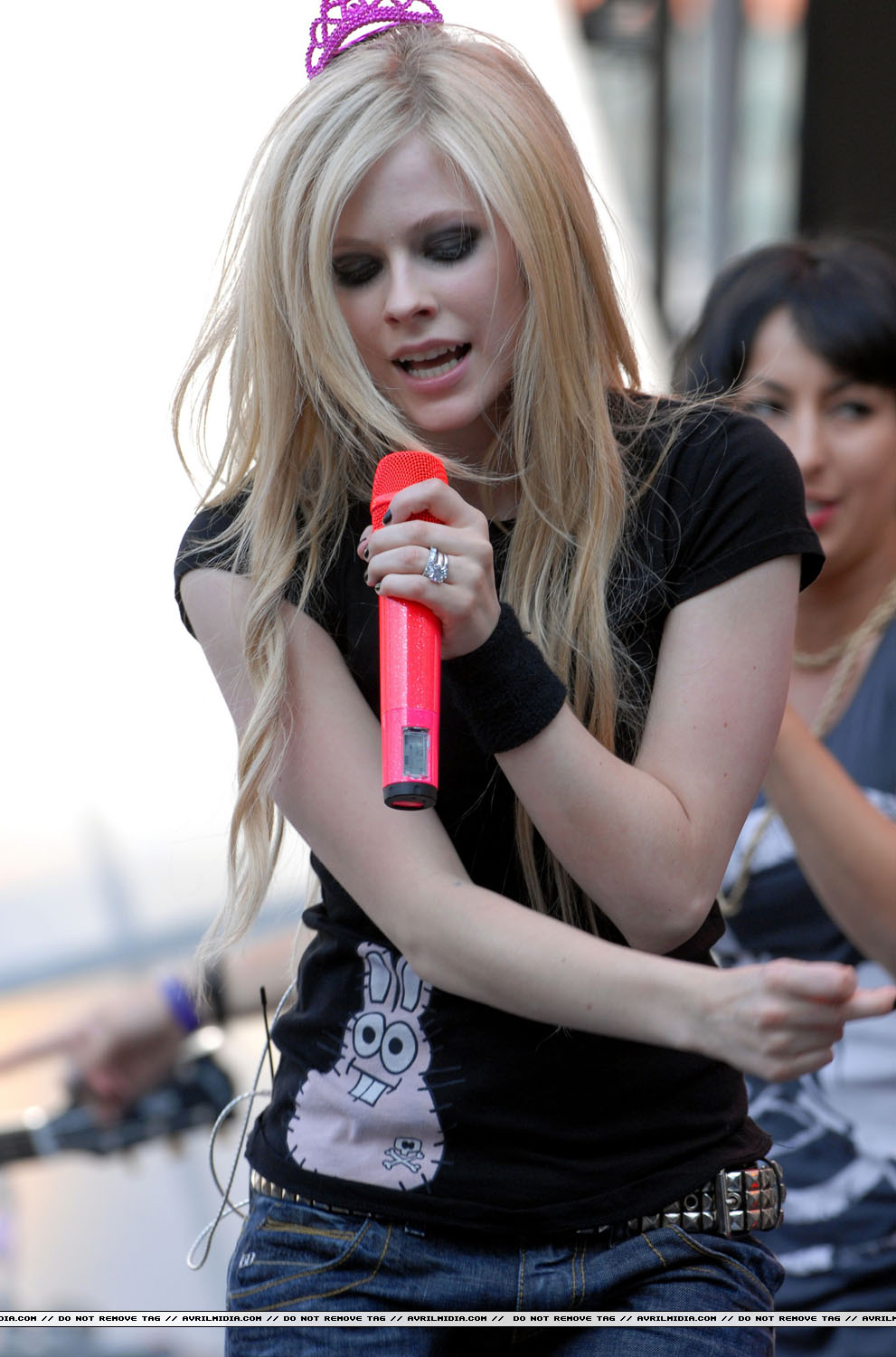 avrillavigne-2007muchmusicawardsrehearsal17jun-12t.jpg