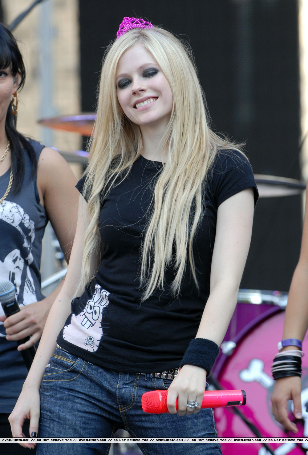 avrillavigne-2007muchmusicawardsrehearsal17jun-20t.jpg