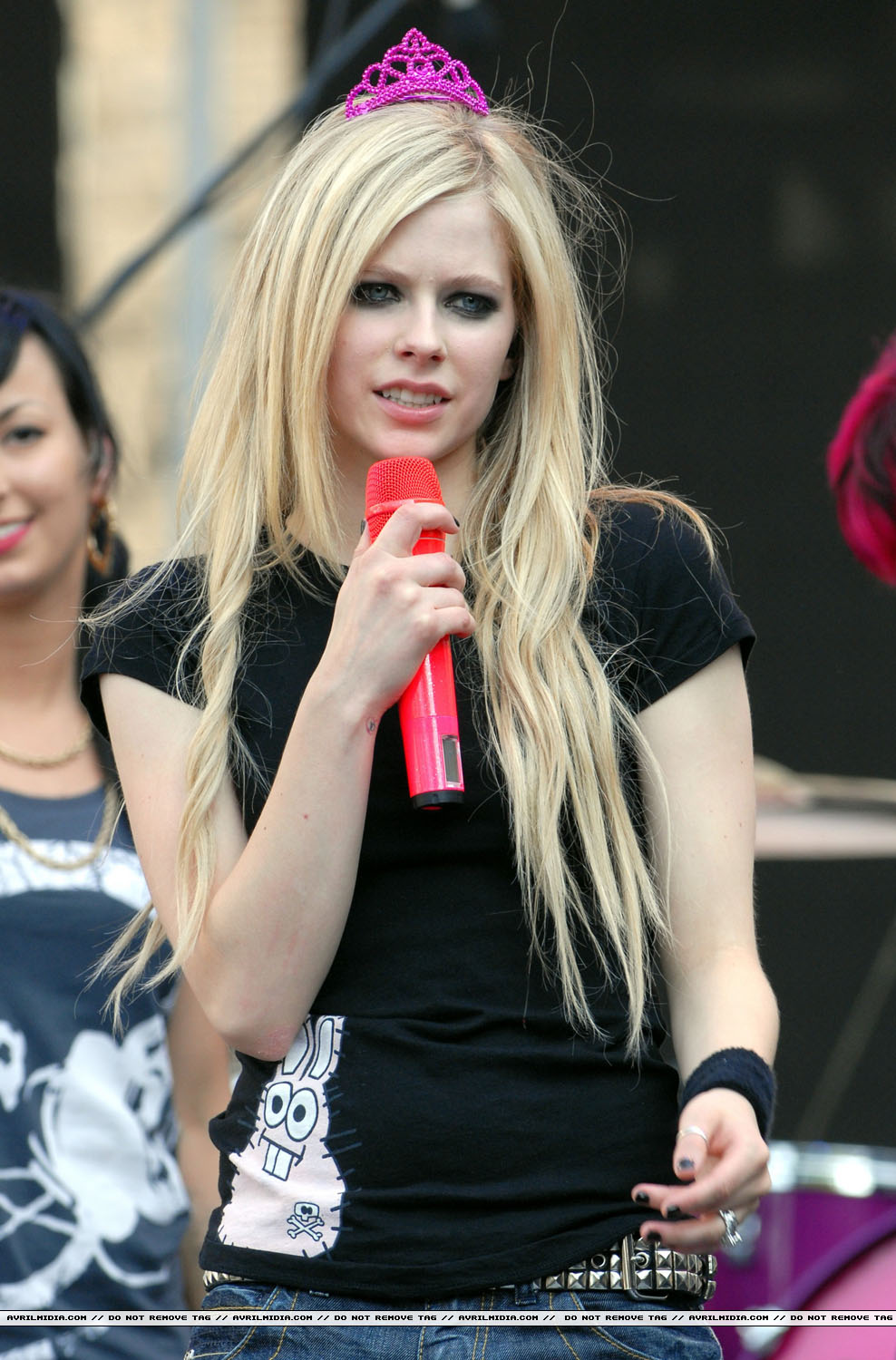 avrillavigne-2007muchmusicawardsrehearsal17jun-22t.jpg