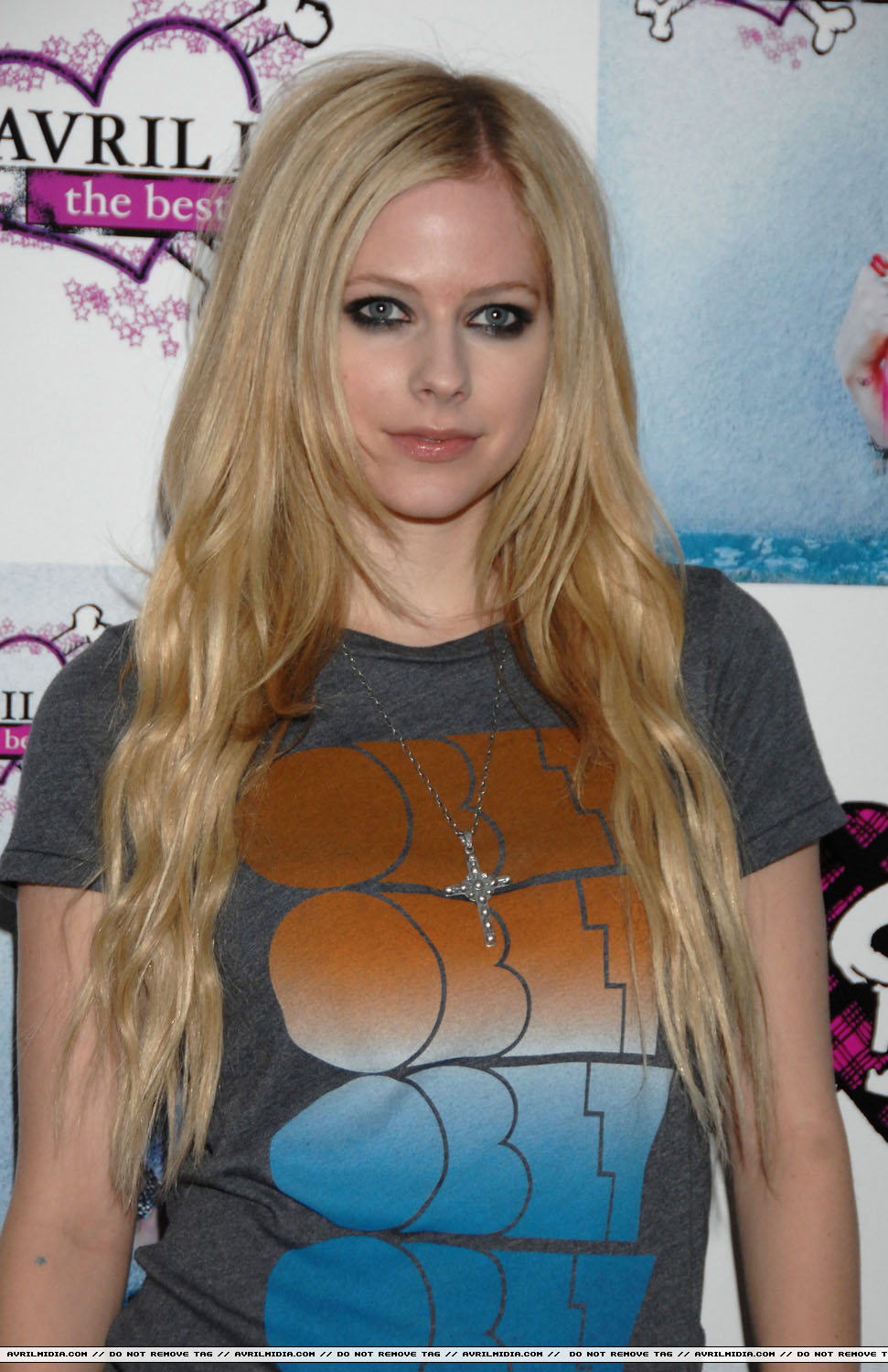 avrillavigne-2007tbdtalbummadridpromo26jun-05tc.jpg