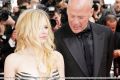 avrillavigne-2009overthehedgecannes21may-002tc.jpg