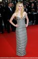 avrillavigne-2009overthehedgecannes21may-073tc.jpg