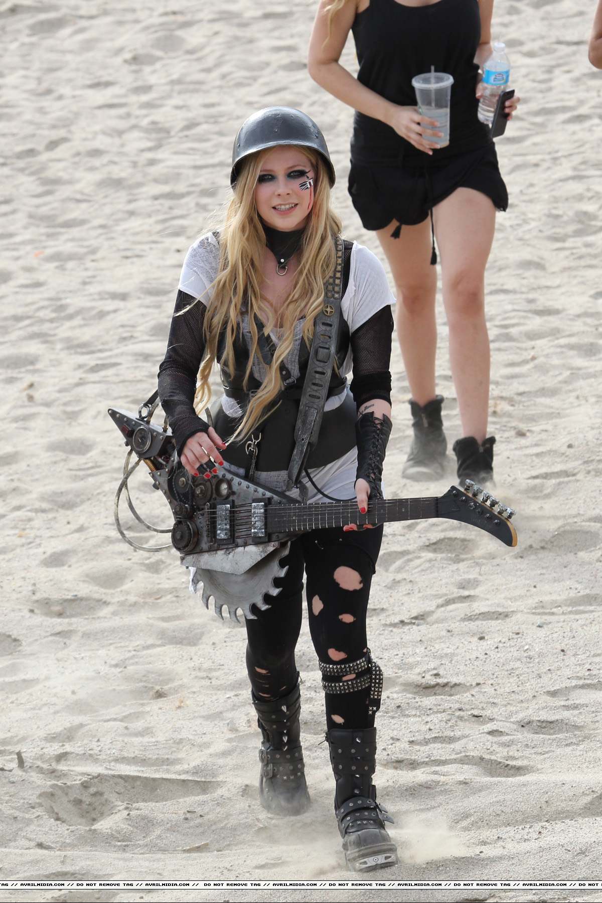 avrilmidia_rocknroll_260713_2822529.jpg