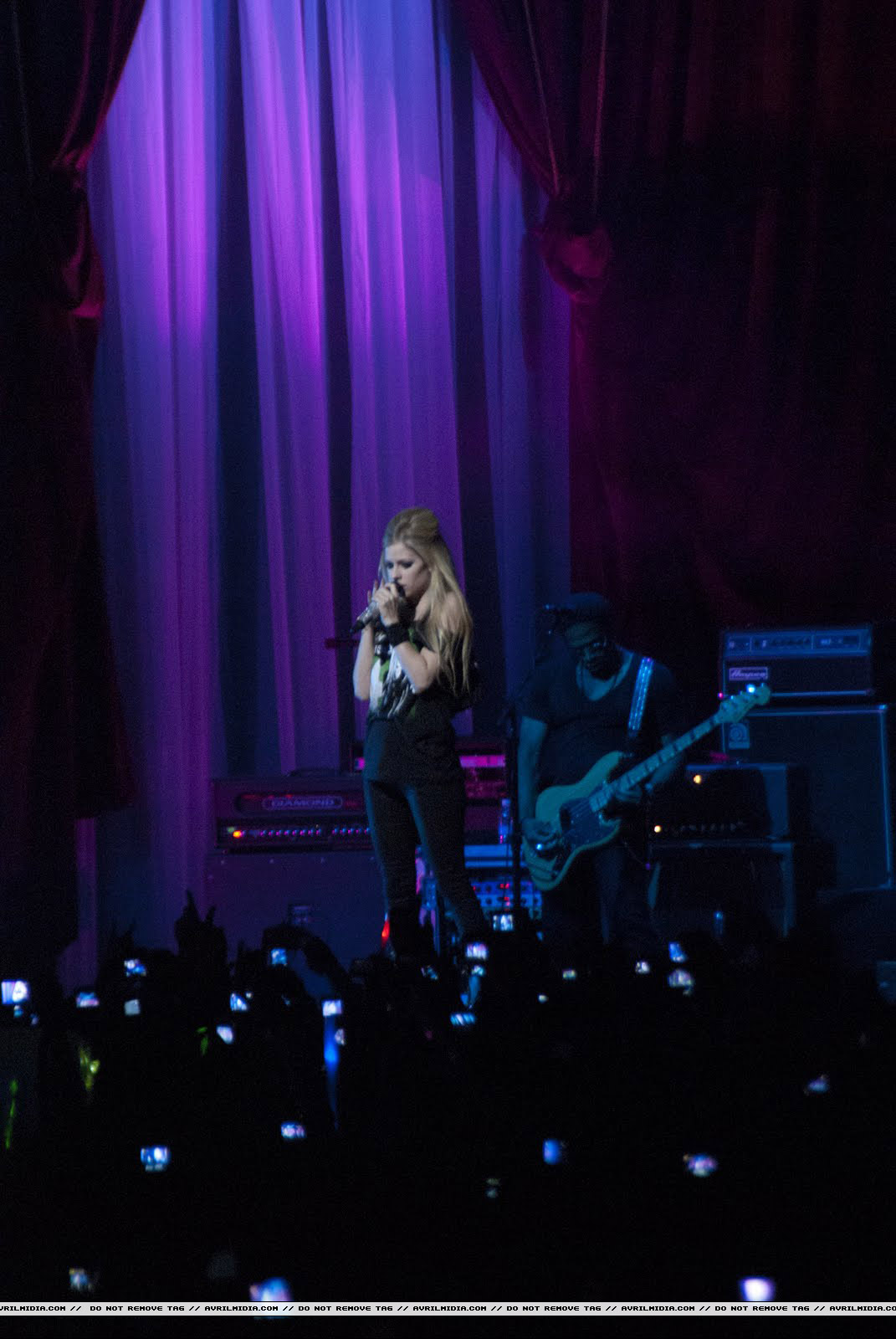 avrilmidia_saopaulo_jul27_08.jpg