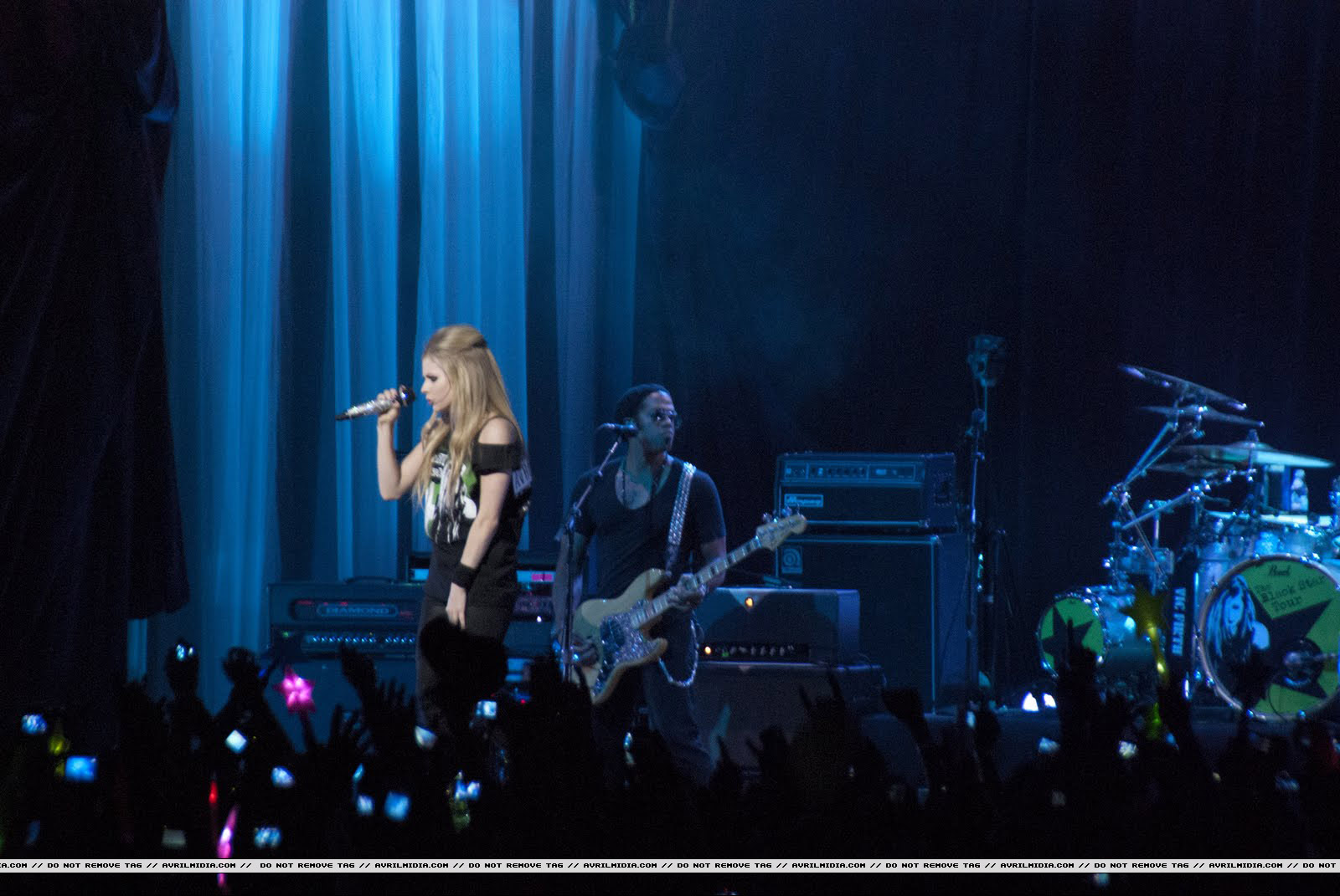 avrilmidia_saopaulo_jul27_10.jpg