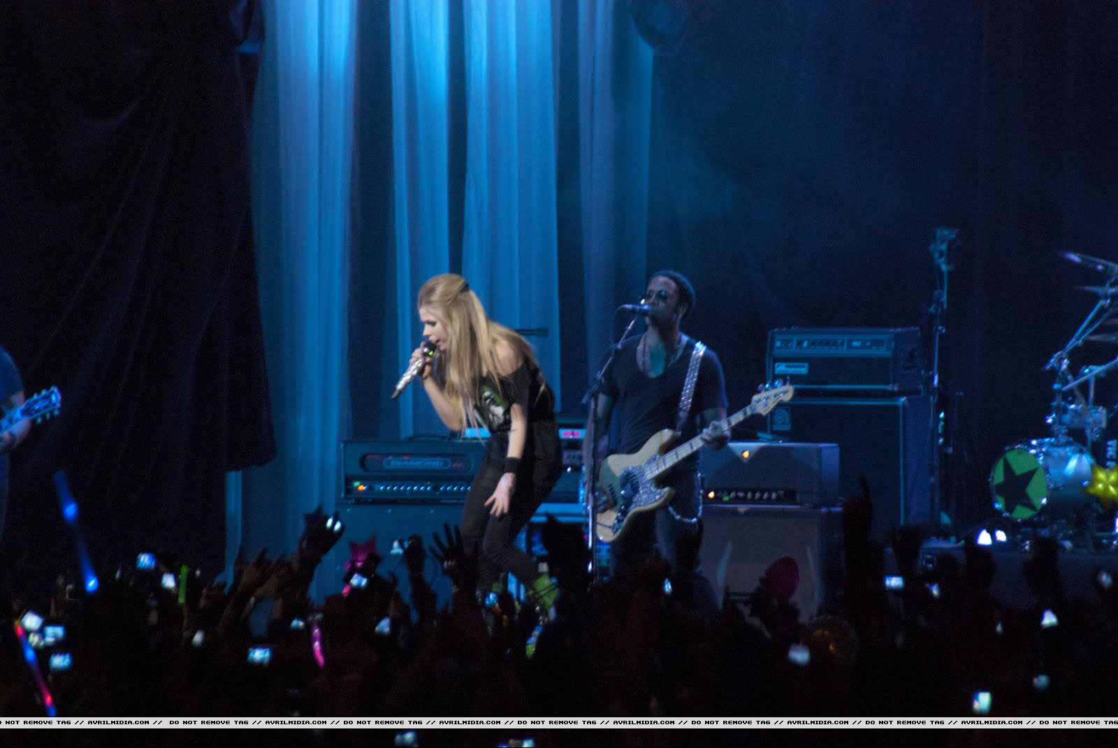 avrilmidia_saopaulo_jul27_11.jpg