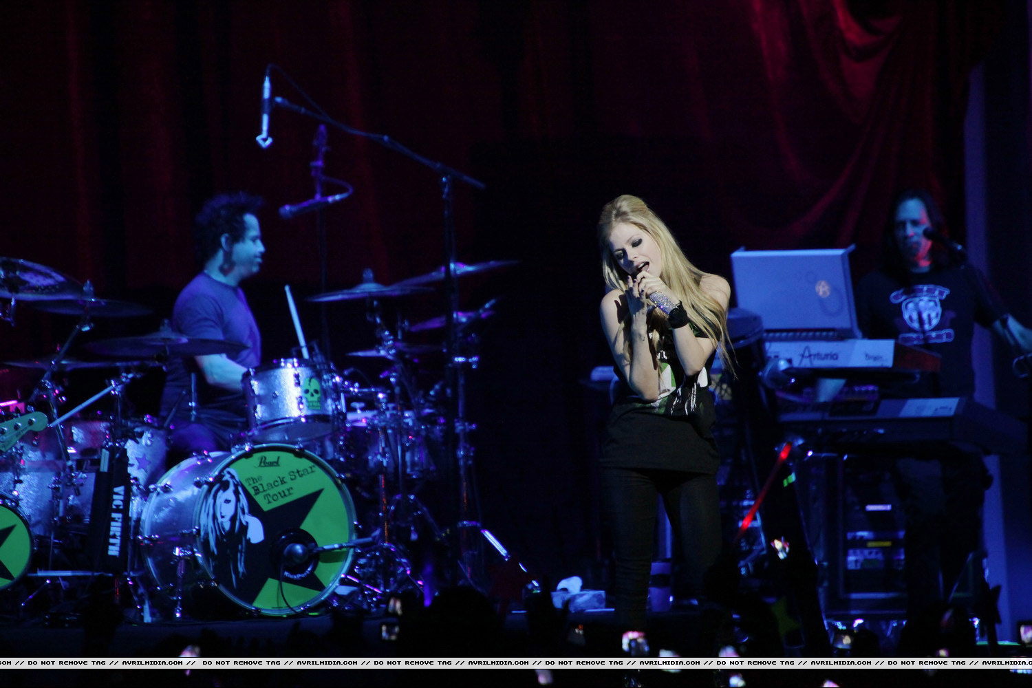 avrilmidia_saopaulo_jul27_13.jpg