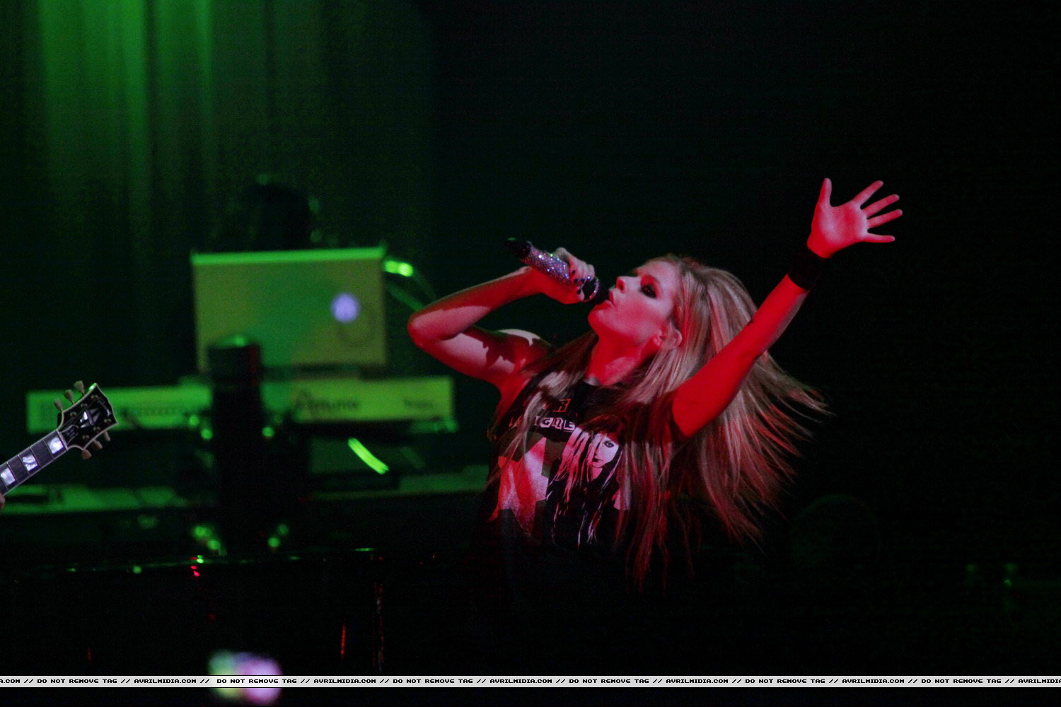 avrilmidia_saopaulo_jul27_20.jpg