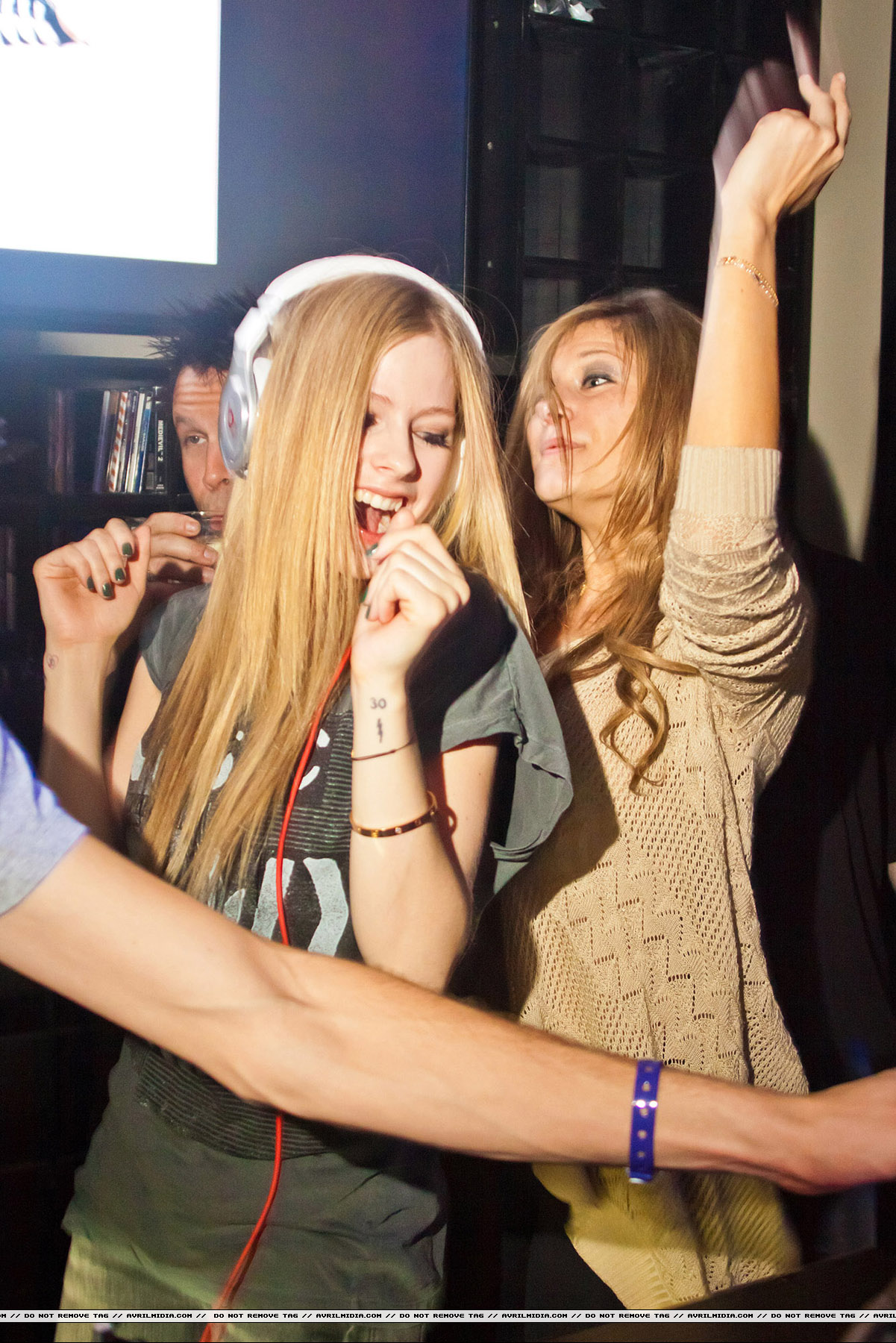 gypsyclub_moscow_avrilmidia_280229.jpg