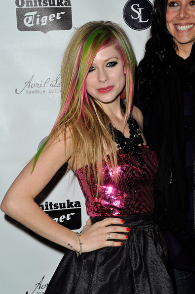 Avril2BLavigne2BAvril2BLavigne2BAlbum2BRelease2BCnsoEekWwlql.jpg