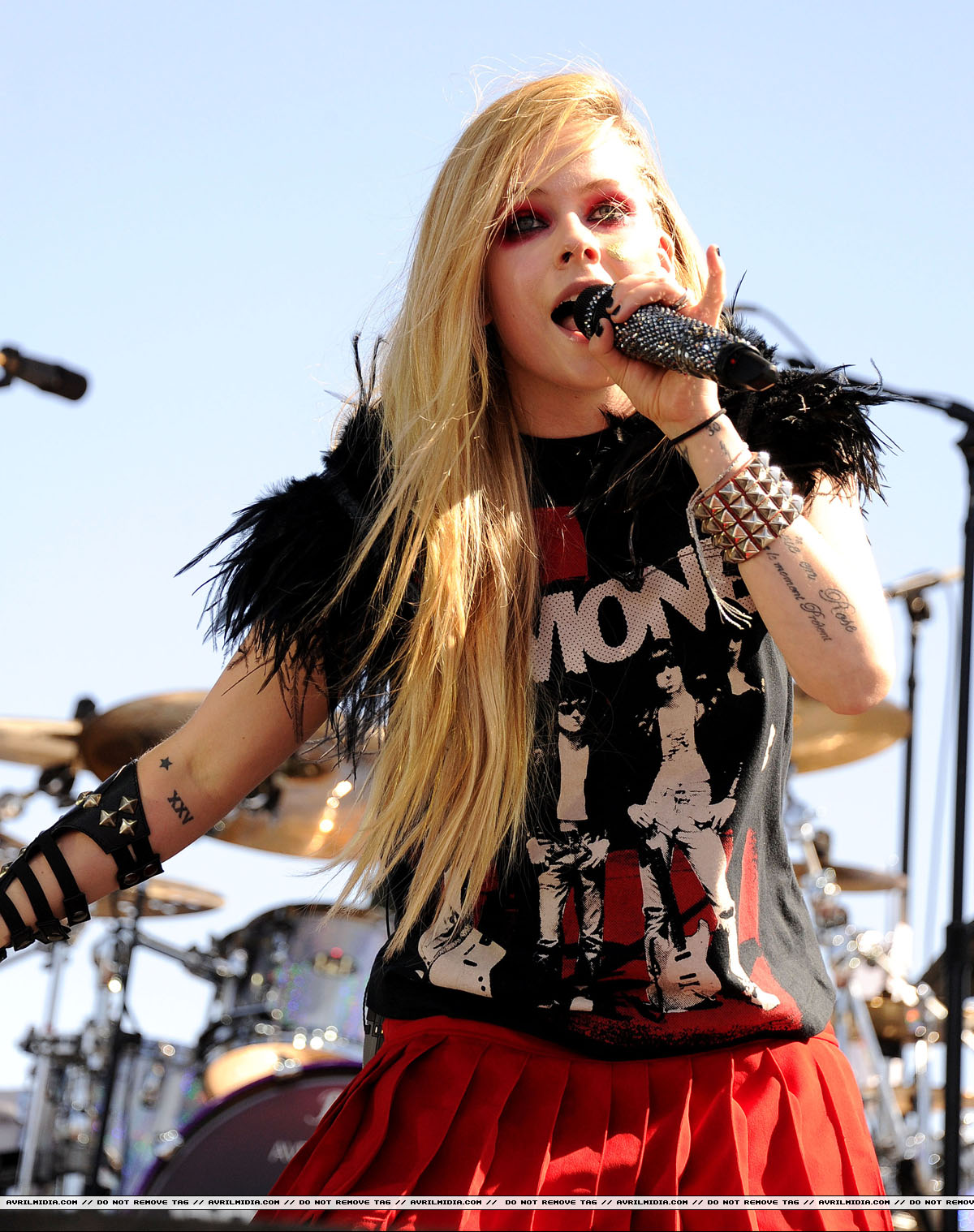 Avril7EiHeart_281729.JPG