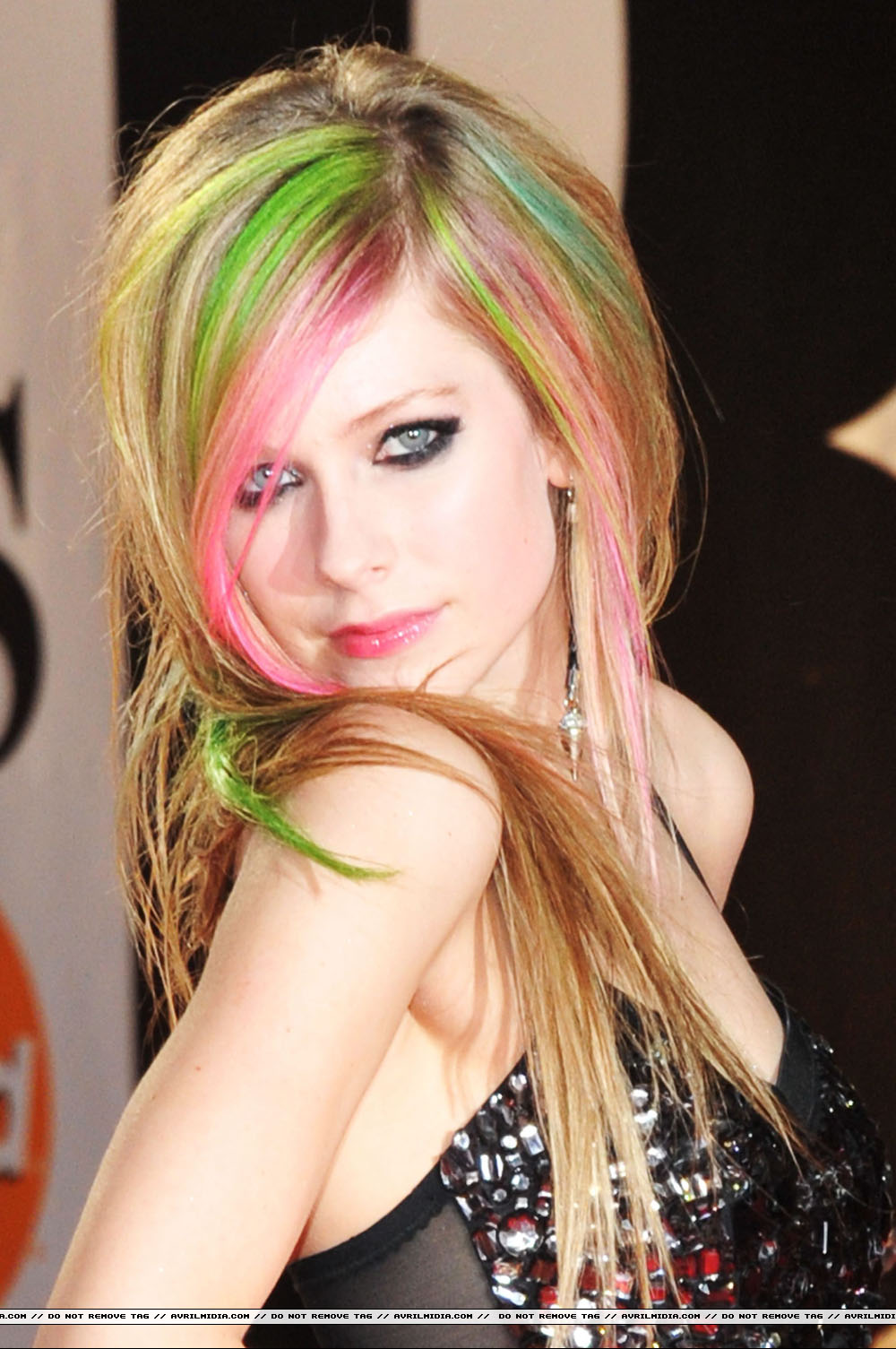 avrillavigne-2011britawards15feb-35tc_copy.JPG