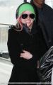 avrillavigne-2011londoncandids17feb-35tc_copy.jpg