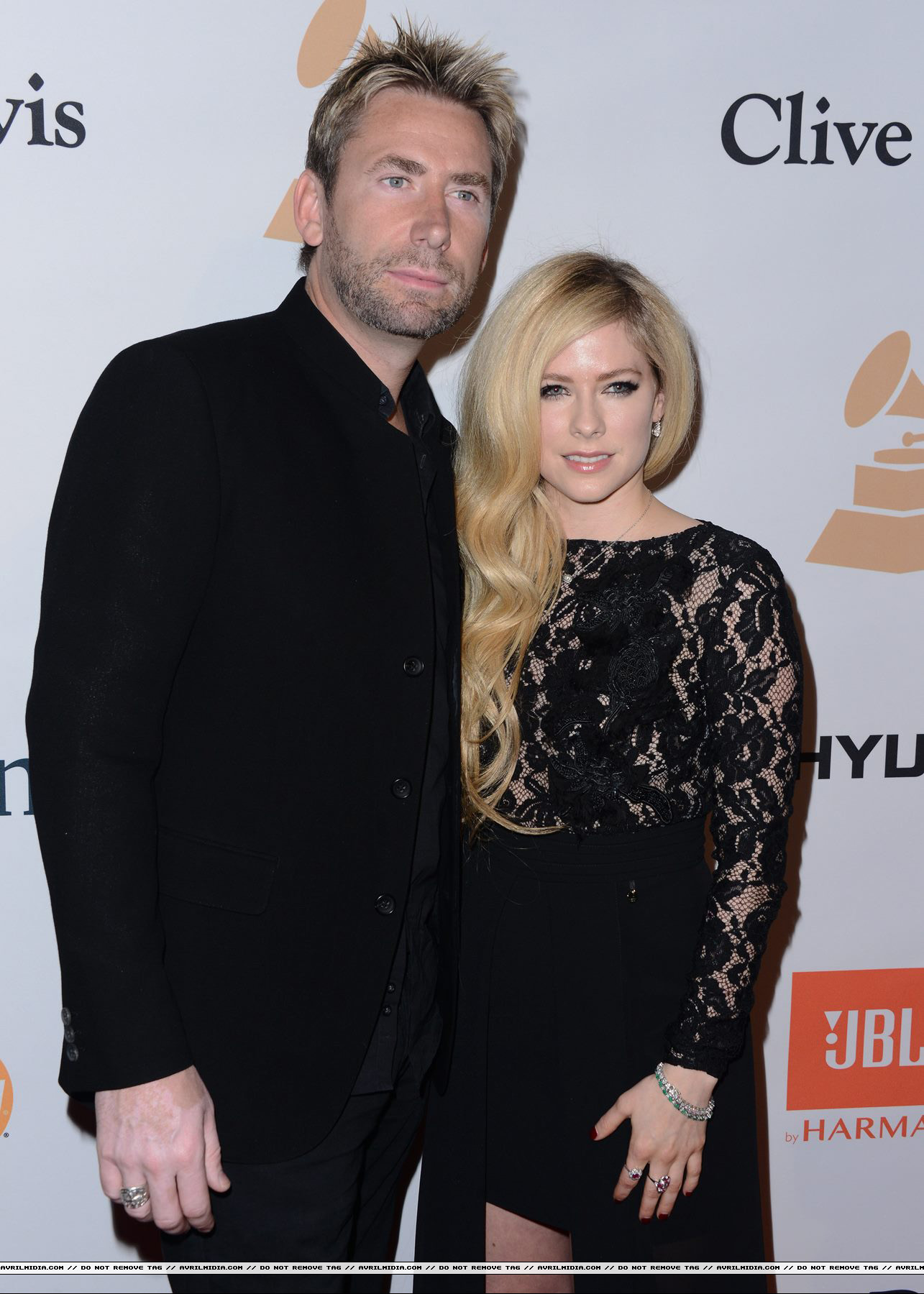 avrilmidia_pregrammy06.jpg