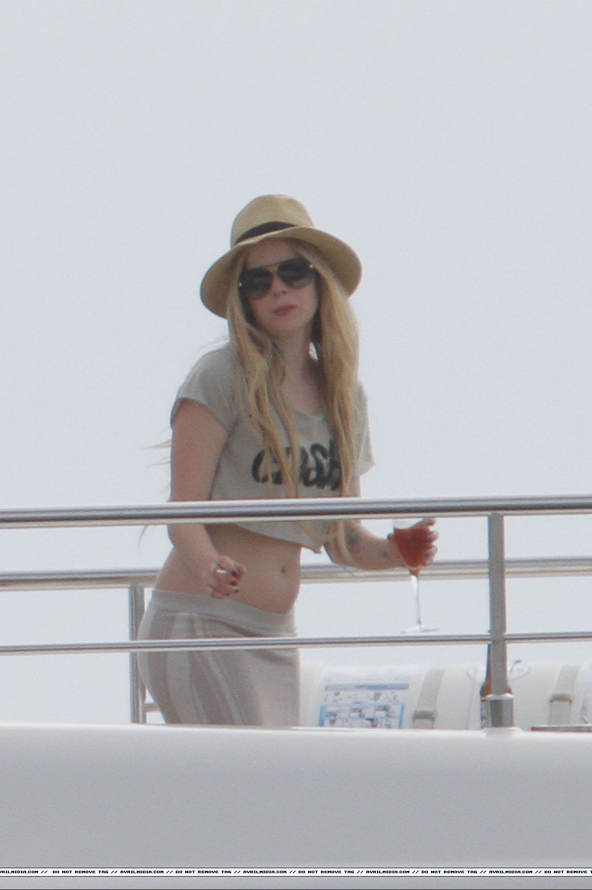 chavril_avrilmidia4.jpg