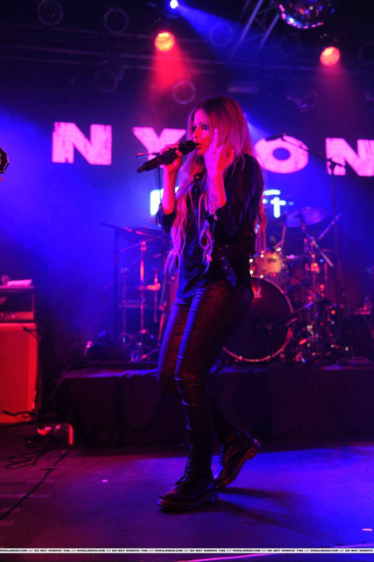 nylonparty_avrilmidia22.jpg