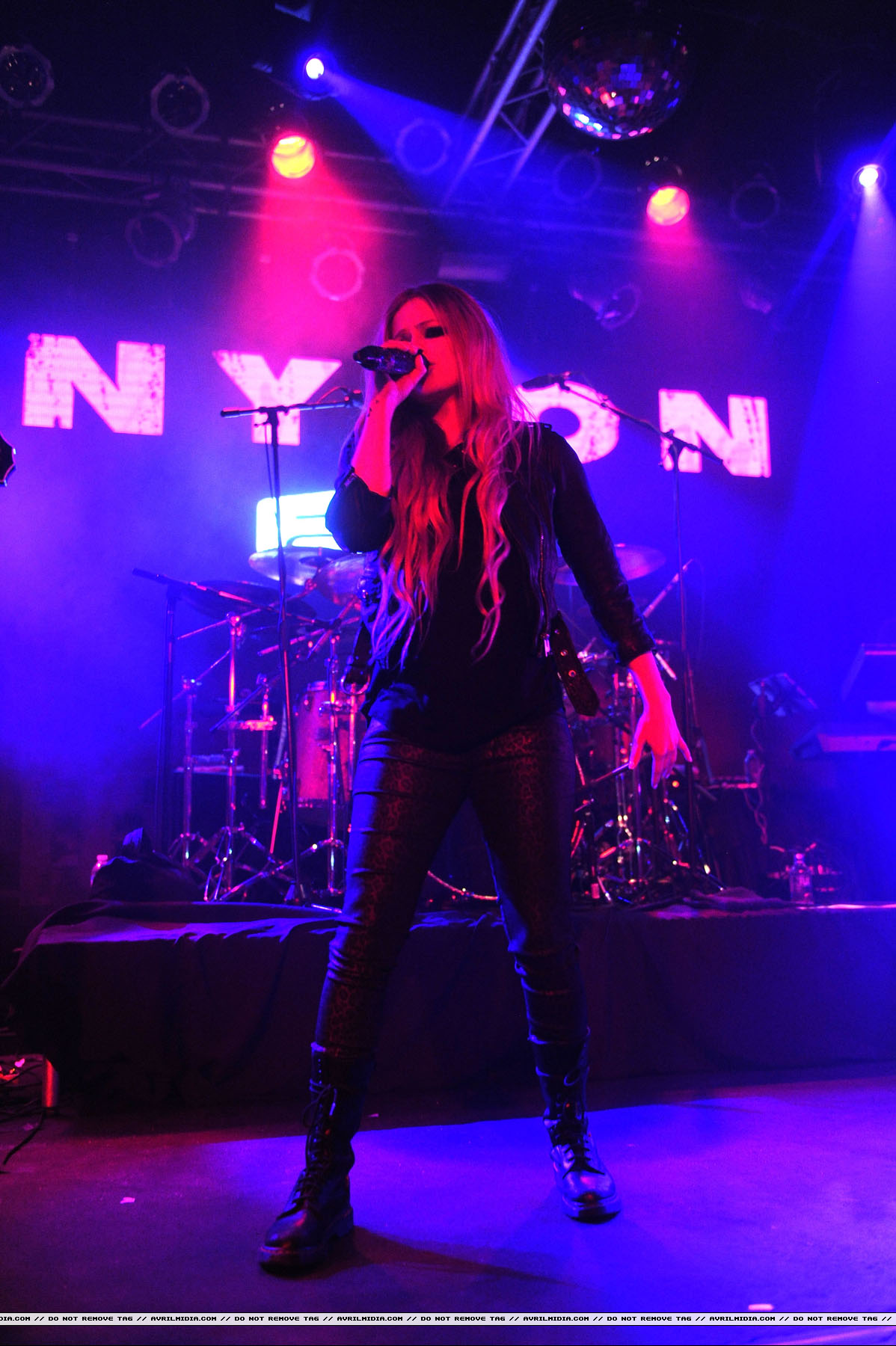 nylonparty_avrilmidia23.jpg